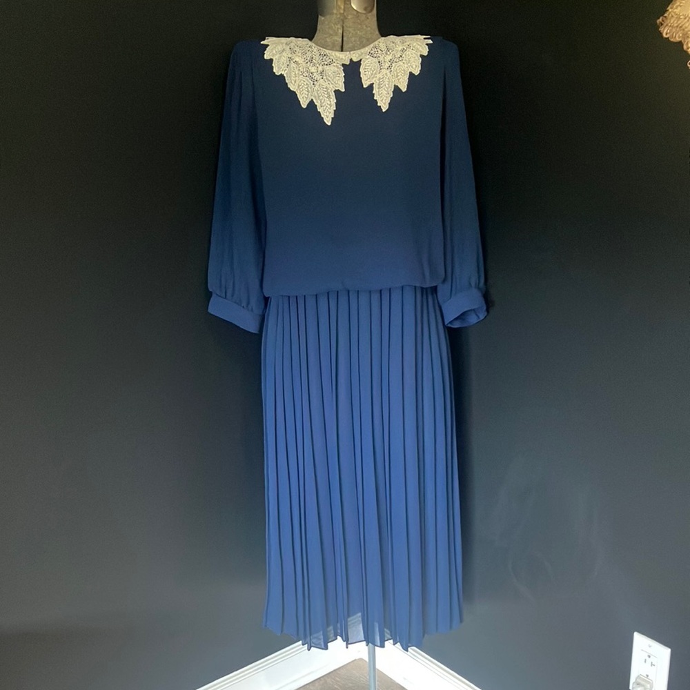 Vintage 1980s R.E.O. Originals Navy Blue Chiffon Dress with Lace Collar Size 8